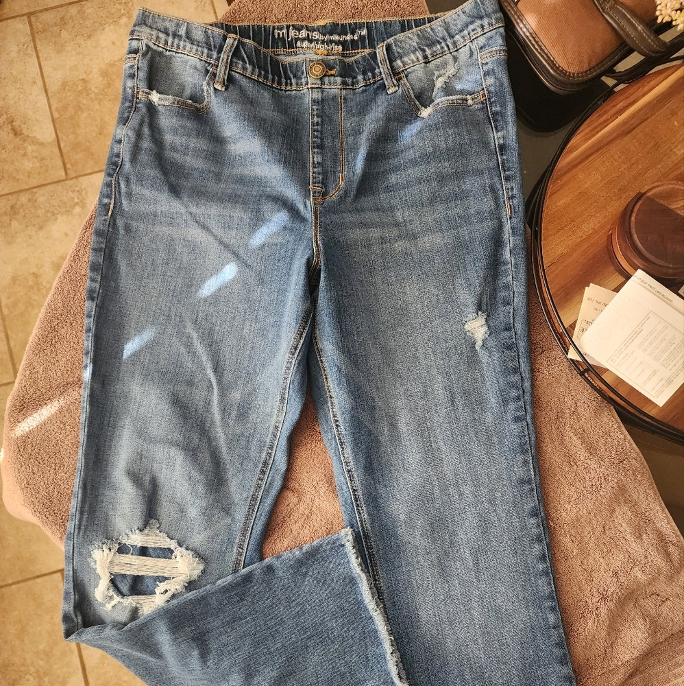 Maurices Size L pull-on Jeans